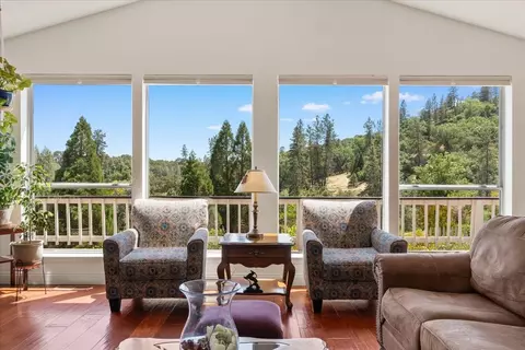 Living - 20088 Peyton Pl, Grass Valley, CA 95949 photo 2 of 2