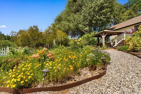 Exterior - 20088 Peyton Pl, Grass Valley, CA 95949 photo 23 of 39