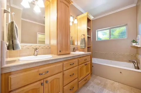 Bath - 3443 Barker Rd, Loomis, CA 95650 photo 1 of 3