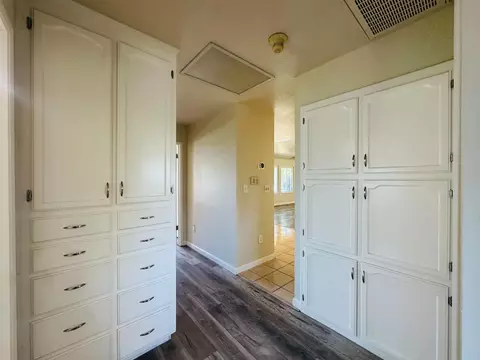 Entry Way - 553 Manor Oak Pl, Manteca, CA 95336 photo 2 of 2
