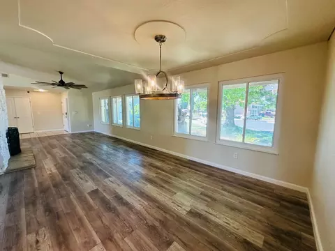 Living - 553 Manor Oak Pl, Manteca, CA 95336 photo 5 of 6