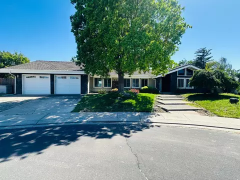 Exterior - 553 Manor Oak Pl, Manteca, CA 95336 photo 1 of 14