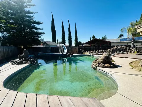 Exterior - 553 Manor Oak Pl, Manteca, CA 95336 photo 10 of 14