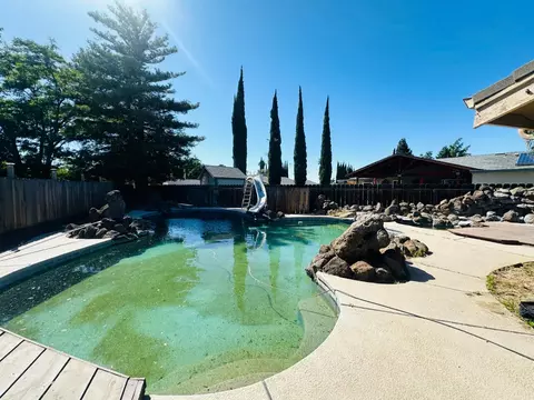 Exterior - 553 Manor Oak Pl, Manteca, CA 95336 photo 7 of 14