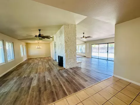 Living - 553 Manor Oak Pl, Manteca, CA 95336 photo 1 of 6