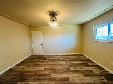 Living - 553 Manor Oak Pl, Manteca, CA 95336 photo 6 of 6