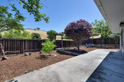 Exterior - 2759 Clark Ct, Pinole, CA 94564 photo 7 of 10
