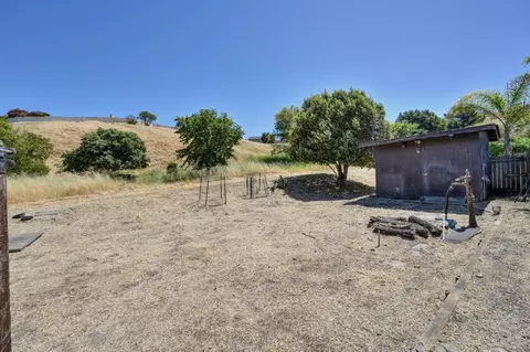 Exterior - 2759 Clark Ct, Pinole, CA 94564 photo 9 of 10