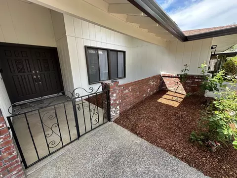 4408 San Ramon Dr, Davis, CA 95618 photo 2