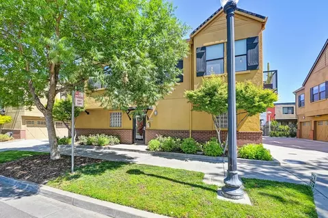 2117 S St #204, Sacramento, CA 95816