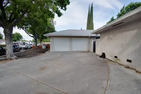 1402 Chapala Way, Modesto, CA 95355 photo 6