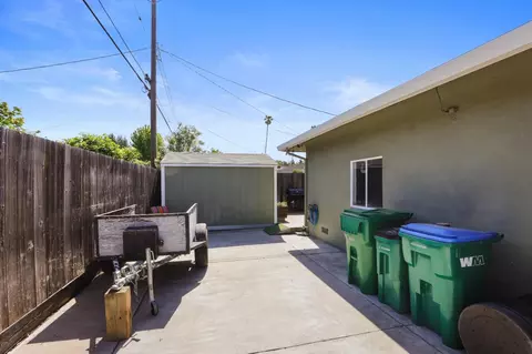 Exterior - 944 S Crescent Ave, Lodi, CA 95240 photo 6 of 11