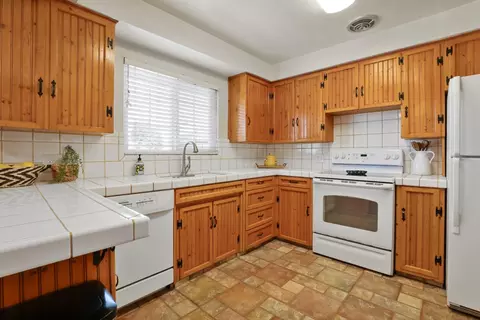 Kitchen - 944 S Crescent Ave, Lodi, CA 95240 photo 2 of 4