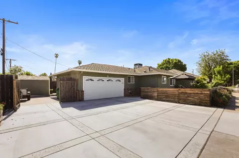 Exterior - 944 S Crescent Ave, Lodi, CA 95240 photo 5 of 11