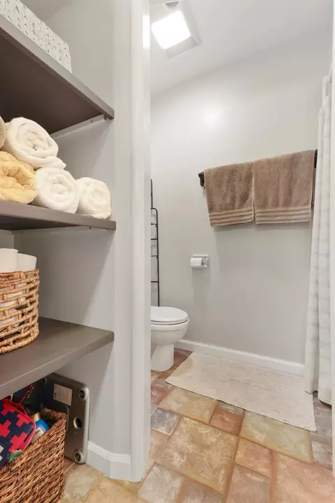 Bath - 944 S Crescent Ave, Lodi, CA 95240 photo 3 of 3