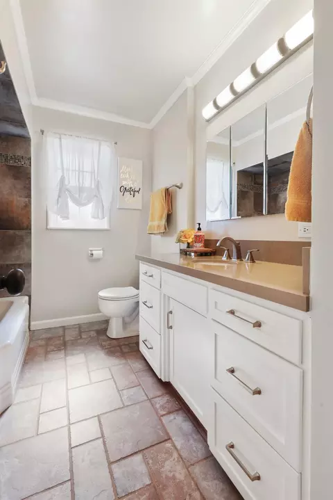 Bath - 944 S Crescent Ave, Lodi, CA 95240 photo 1 of 3