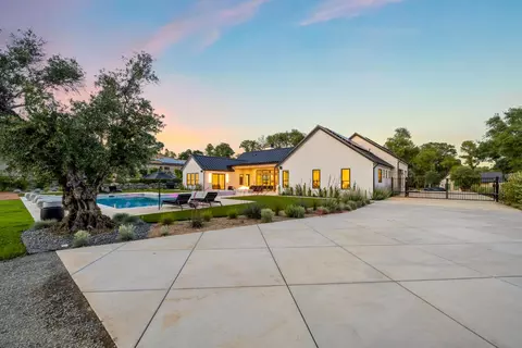 Exterior - 3320 Cherokee Trl, Loomis, CA 95650 photo 16 of 27
