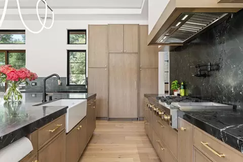 Kitchen - 3320 Cherokee Trl, Loomis, CA 95650 photo 3 of 10