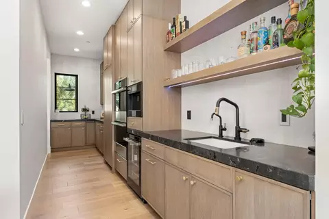 Kitchen - 3320 Cherokee Trl, Loomis, CA 95650 photo 9 of 10