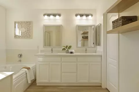 Bath - 1531 Veranda Ct, Tracy, CA 95377 photo 5 of 6