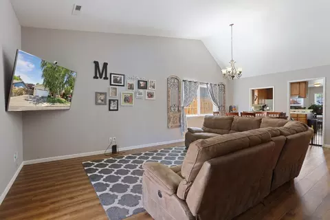 834 N Ham Ln, Lodi, CA 95242 photo 2
