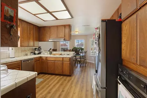 834 N Ham Ln, Lodi, CA 95242 photo 4