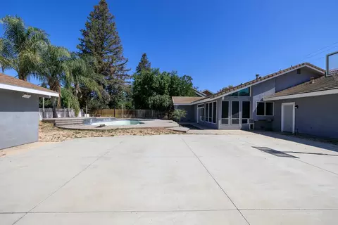 Exterior - 10329 Golf Link Rd, Turlock, CA 95380 photo 6 of 16