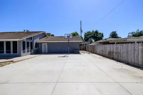 Exterior - 10329 Golf Link Rd, Turlock, CA 95380 photo 9 of 16