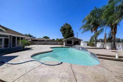 Exterior - 10329 Golf Link Rd, Turlock, CA 95380 photo 13 of 16
