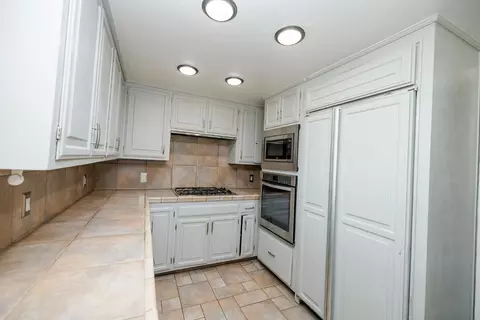 Kitchen - 10329 Golf Link Rd, Turlock, CA 95380 photo 4 of 5