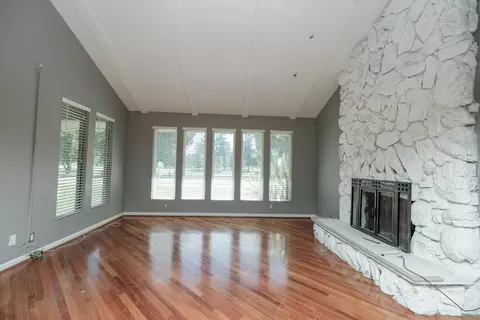 Living - 10329 Golf Link Rd, Turlock, CA 95380 photo 6 of 17