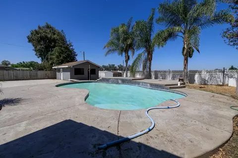 Exterior - 10329 Golf Link Rd, Turlock, CA 95380 photo 12 of 16