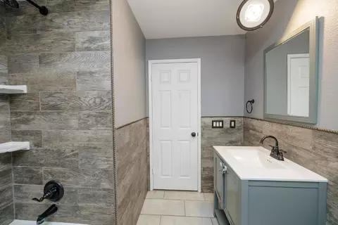 Bath - 10329 Golf Link Rd, Turlock, CA 95380 photo 3 of 5