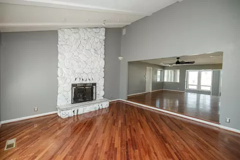 Living - 10329 Golf Link Rd, Turlock, CA 95380 photo 2 of 17