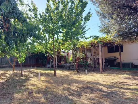 Exterior - 1026 Elm Ave, Modesto, CA 95351 photo 2 of 3