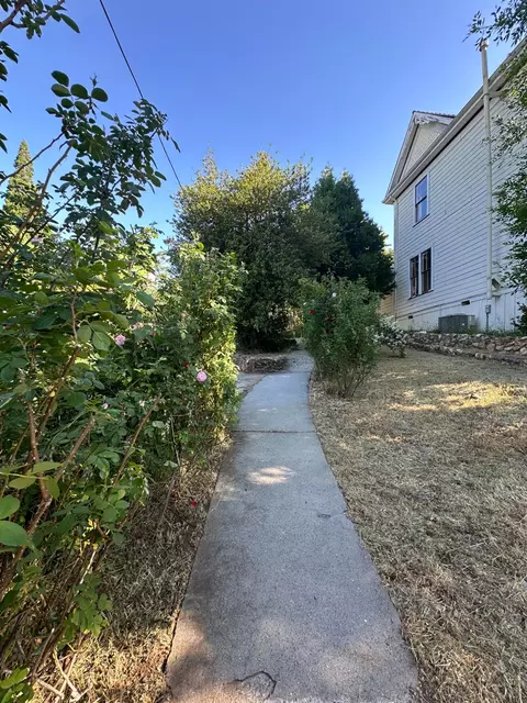 240 E Main St, Grass Valley, CA 95945 photo 11