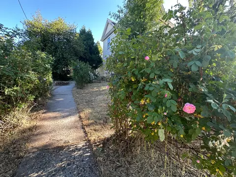 240 E Main St, Grass Valley, CA 95945 photo 10