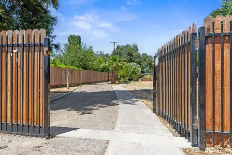 1829 Rouse Ave, Modesto, CA 95351 photo 1