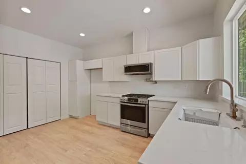 Kitchen - 1237 S Commerce St, Stockton, CA 95206 photo 4 of 6