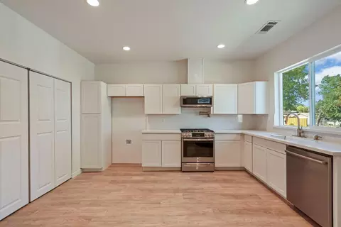 Kitchen - 1237 S Commerce St, Stockton, CA 95206 photo 1 of 6