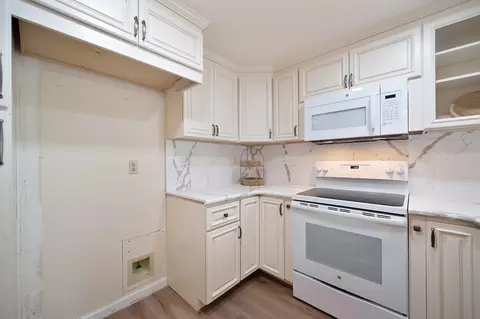 Kitchen - 4100 Alex Ln, Carmichael, CA 95608 photo 3 of 3