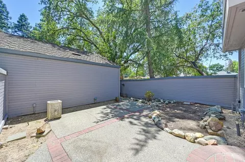 Exterior - 4100 Alex Ln, Carmichael, CA 95608 photo 4 of 13