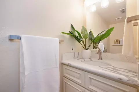 Bath - 4100 Alex Ln, Carmichael, CA 95608 photo 1 of 3