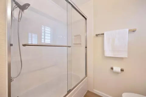 Bath - 4100 Alex Ln, Carmichael, CA 95608 photo 3 of 3