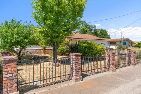 1961 17th St, Olivehurst, CA 95961 photo 2