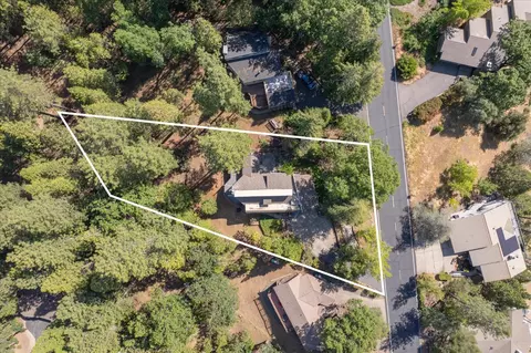 View/Area - 840 Sandalwood Dr, Murphys, CA 95247 photo 2 of 9