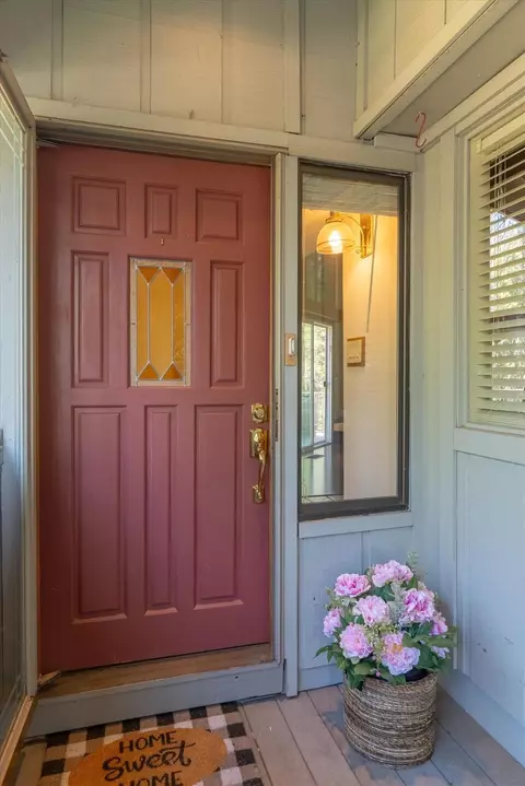 Entry Way - 840 Sandalwood Dr, Murphys, CA 95247 photo 1 of 3