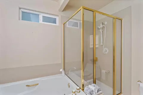 Bath - 840 Sandalwood Dr, Murphys, CA 95247 photo 2 of 4
