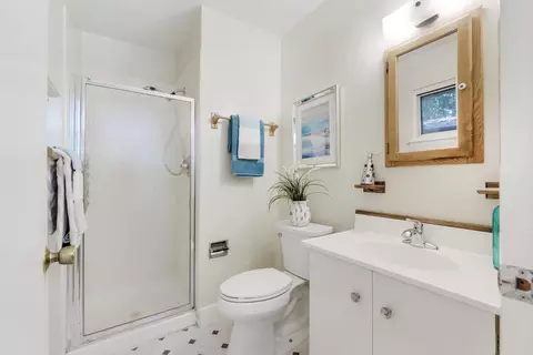 Bath - 1217 Stanford Pl, Davis, CA 95616 photo 1 of 3