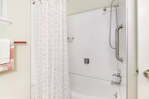 Bath - 1217 Stanford Pl, Davis, CA 95616 photo 3 of 3